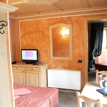 Via Per Motta Apartamento
